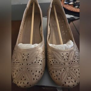 Cloudwalkers by Avenue Womens Shoes Size 13 NWT